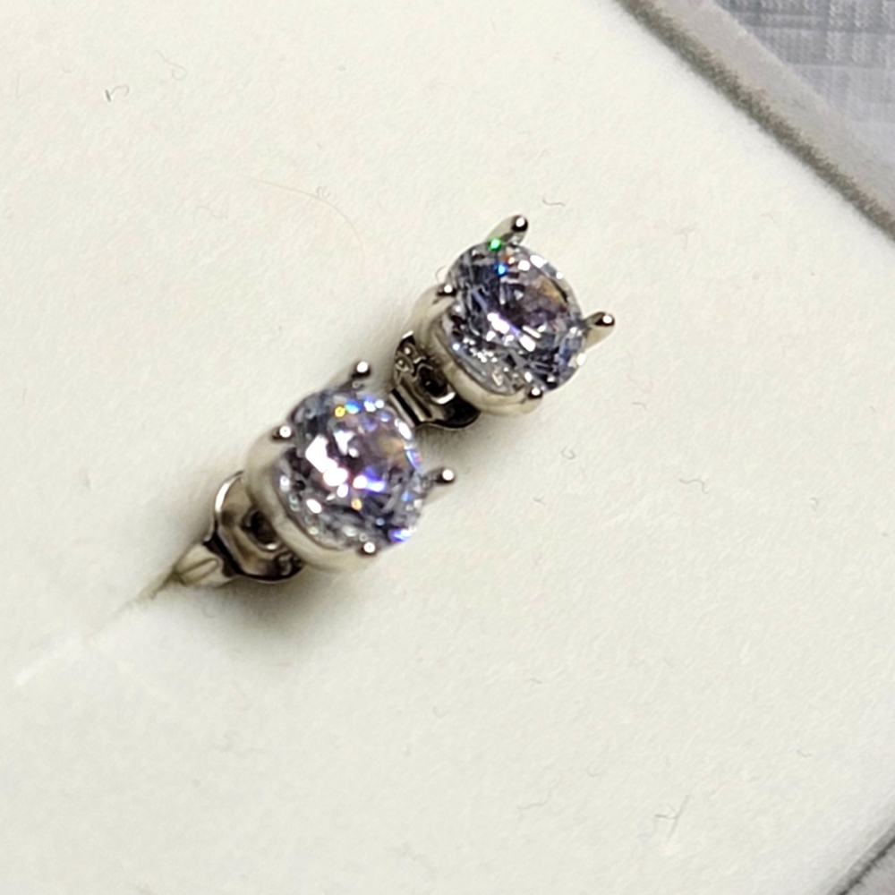 GORGEOUS 💎 2 Carat TCW Certified Moissanite Solitaire Earrings w/Paperwork - Picture 4 of 14